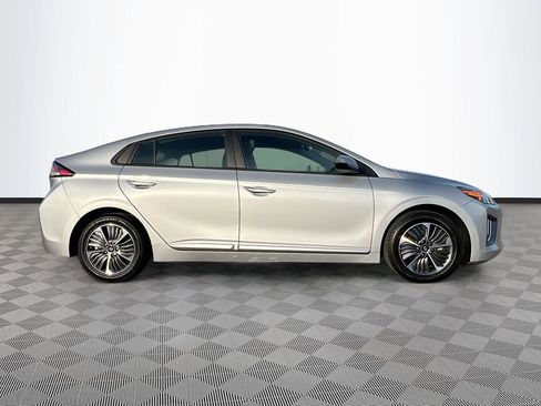 Used 2022 Hyundai Ioniq SE image 8