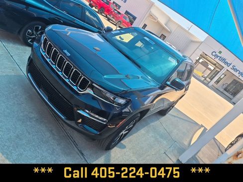 Used 2023 Jeep Grand Cherokee Limited RWD image 2