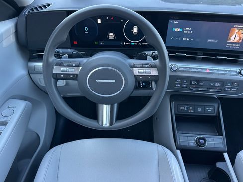 Used 2024 Hyundai Kona SE image 14