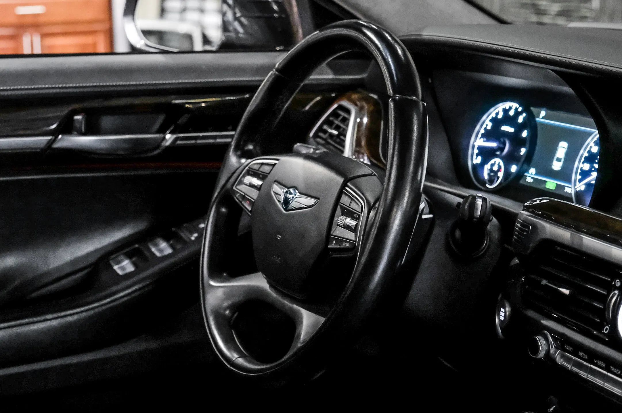Used 2018 Genesis G90 3.3T Premium AWD/4WD image 15