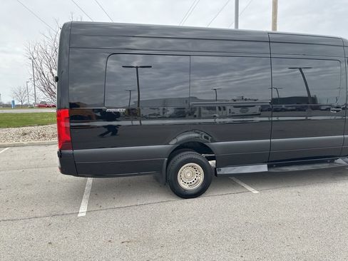 Used 2023 Mercedes-Benz Sprinter 3500 image 26