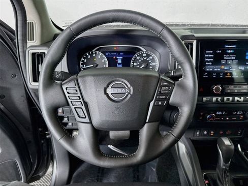 Used 2026 Nissan Frontier SV w/ SV Convenience Package RWD image 12
