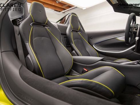 Used 2025 McLaren Artura Spider image 23