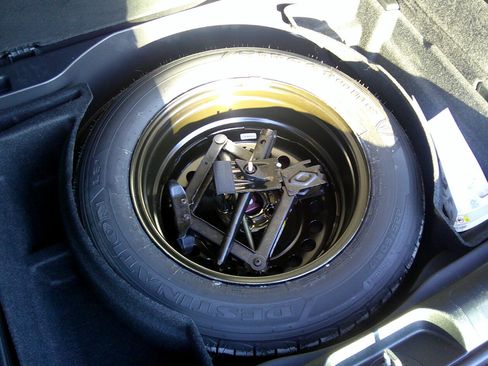 Used 2019 Jeep Cherokee Overland w/ Trailer Tow Group image 13