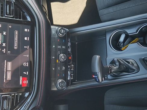 Used 2025 Dodge Durango GT AWD/4WD image 15