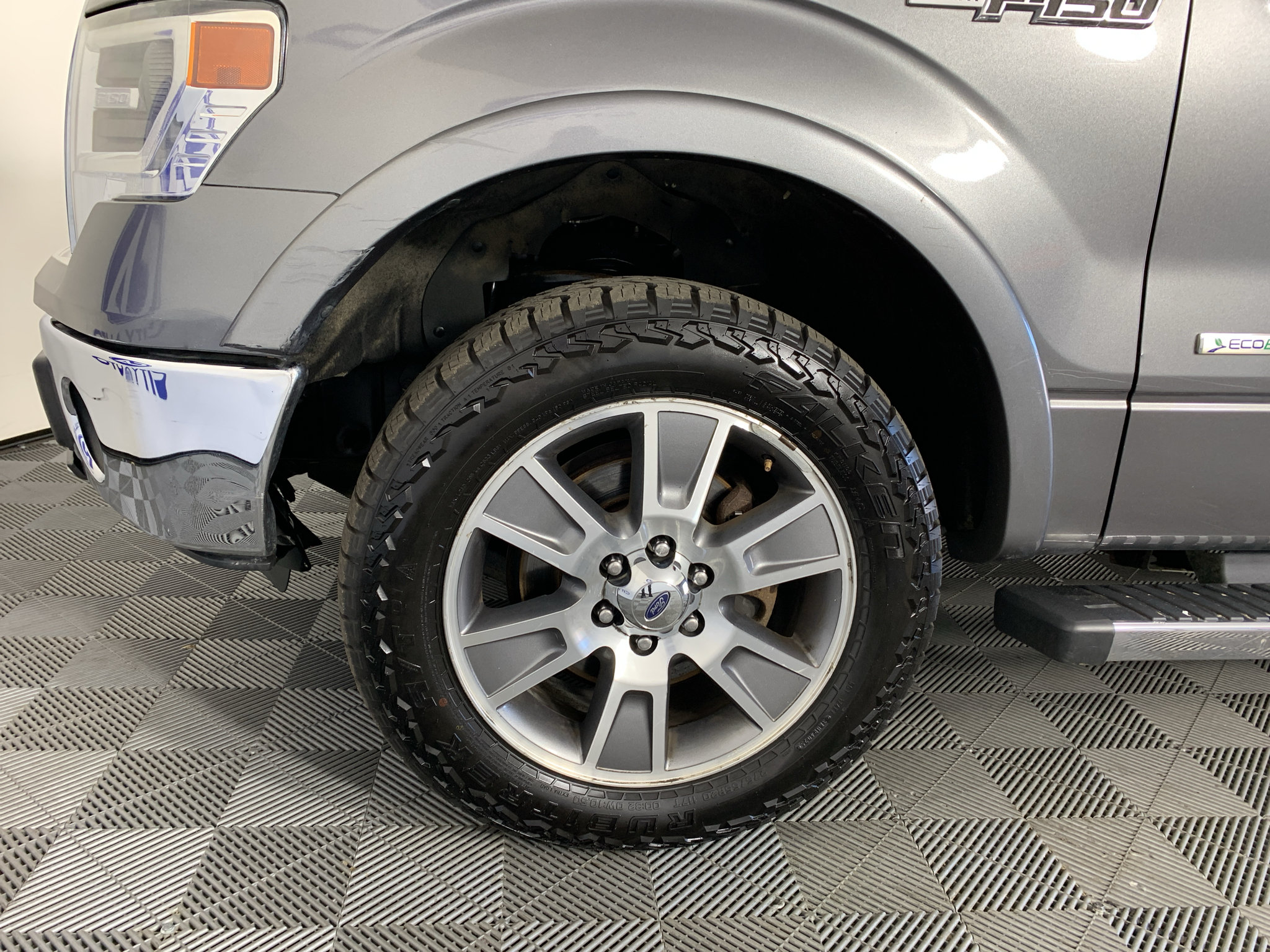 Used 2014 Ford F150 Lariat w/ Equipment Group 502A Luxury AWD/4WD image 9
