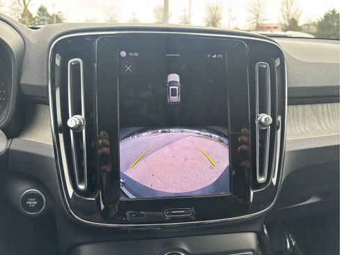 Used 2023 Volvo XC40 B5 Core w/ Convenience Package AWD/4WD image 23