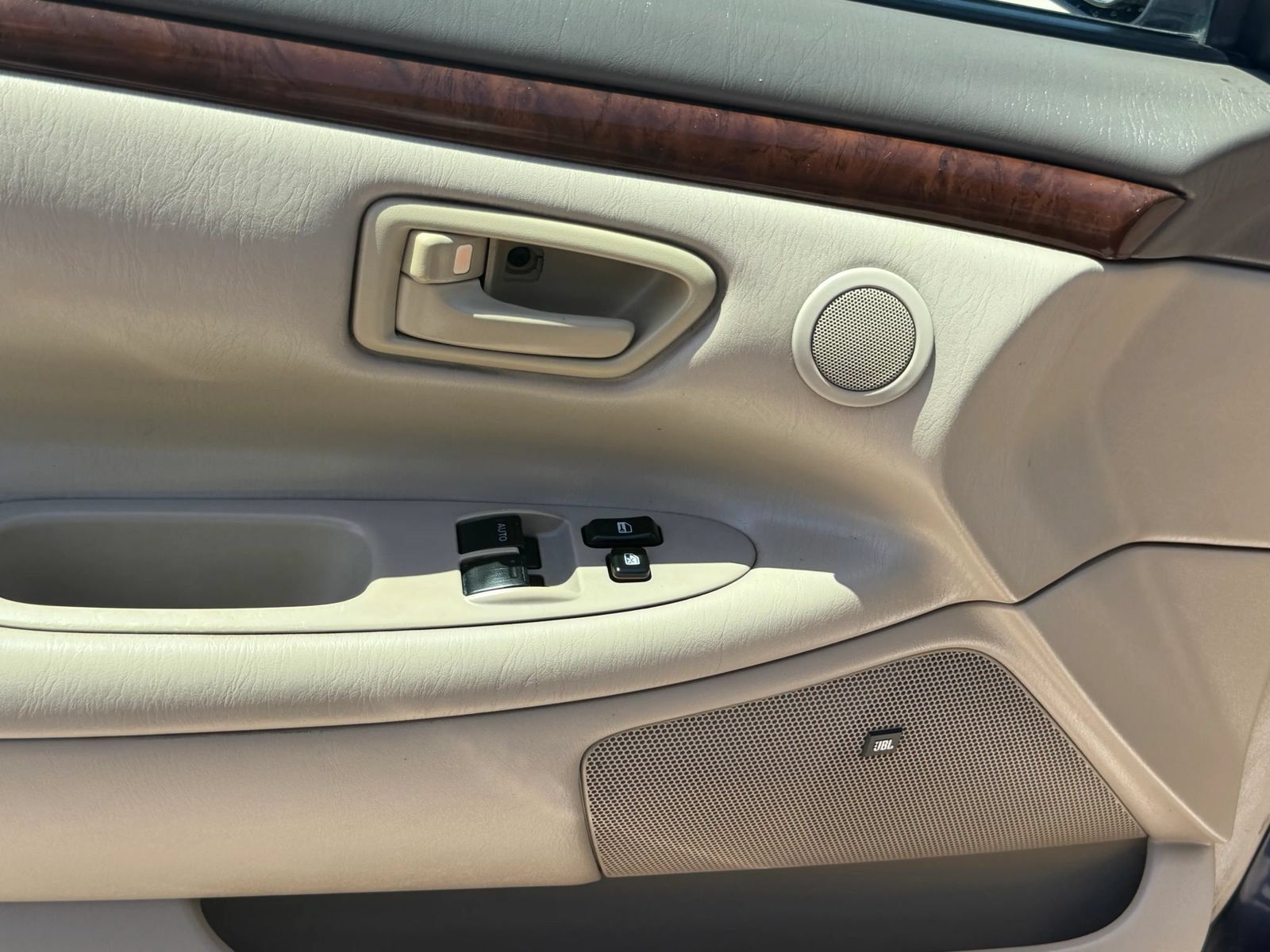 Used 2000 Toyota Solara SE FWD image 10