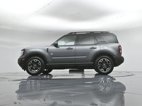 Certified 2025 Ford Bronco Sport Outer Banks w/ Outer Banks Tech Package+ AWD/4WD image 55