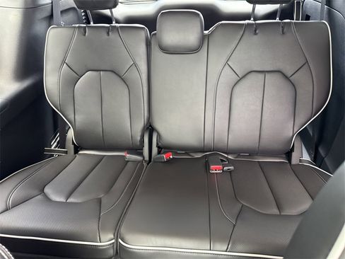 New 2026 Chrysler Pacifica Limited image 12