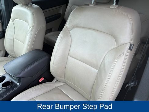Used 2018 Ford Explorer XLT w/ Equipment Group 202A FWD image 22