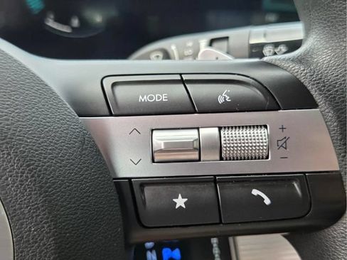 Used 2025 Hyundai Sonata SEL FWD image 32