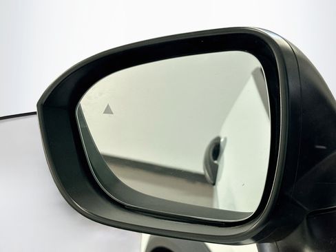 Used 2023 Nissan Rogue S AWD/4WD image 16