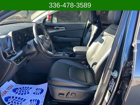 Used 2023 Kia Sportage EX image 9