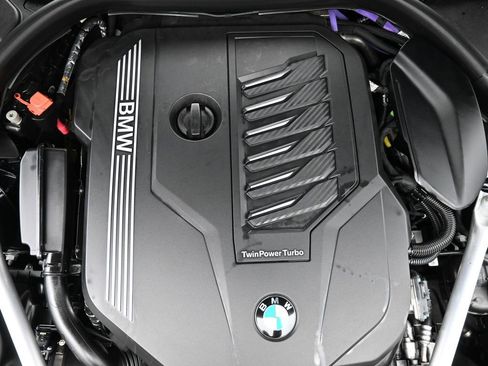 Used 2023 BMW 540i xDrive w/ M Sport Package image 27