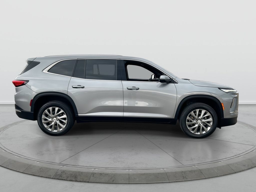 Used 2025 Buick Enclave Preferred w/ Power Package FWD image 9
