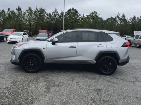Used 2020 Toyota RAV4 XLE image 5