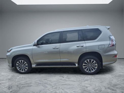 Used 2023 Lexus GX 460 Luxury w/ Accessory Package AWD/4WD image 4