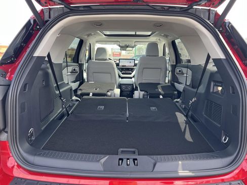 New 2026 Ford Explorer Platinum image 57