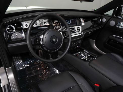 Used 2019 Rolls-Royce Dawn RWD image 11