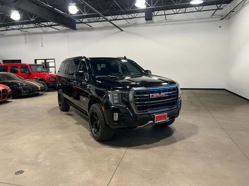 Used 2022 GMC Yukon XL AT4 image 1