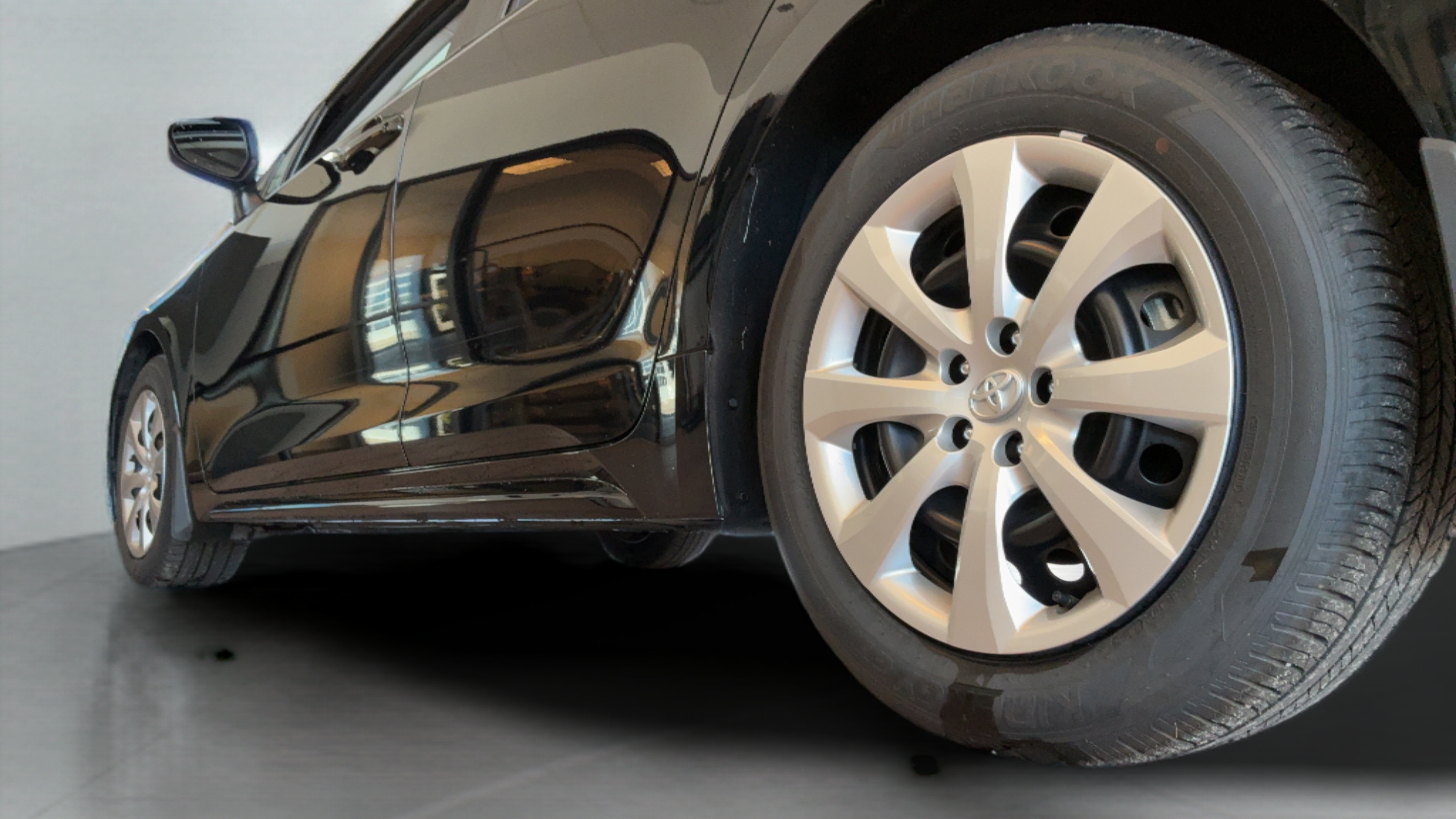 Used 2026 Toyota Corolla LE FWD image 36