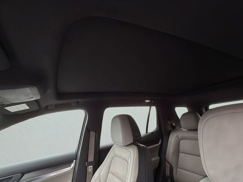 Used 2025 GMC Terrain Elevation w/ Elevation Premium Package image 11