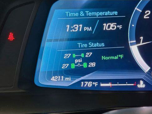 Used 2024 Chevrolet Corvette Stingray Preferred Cpe w/ LPO, Roadside Safety Package RWD image 8
