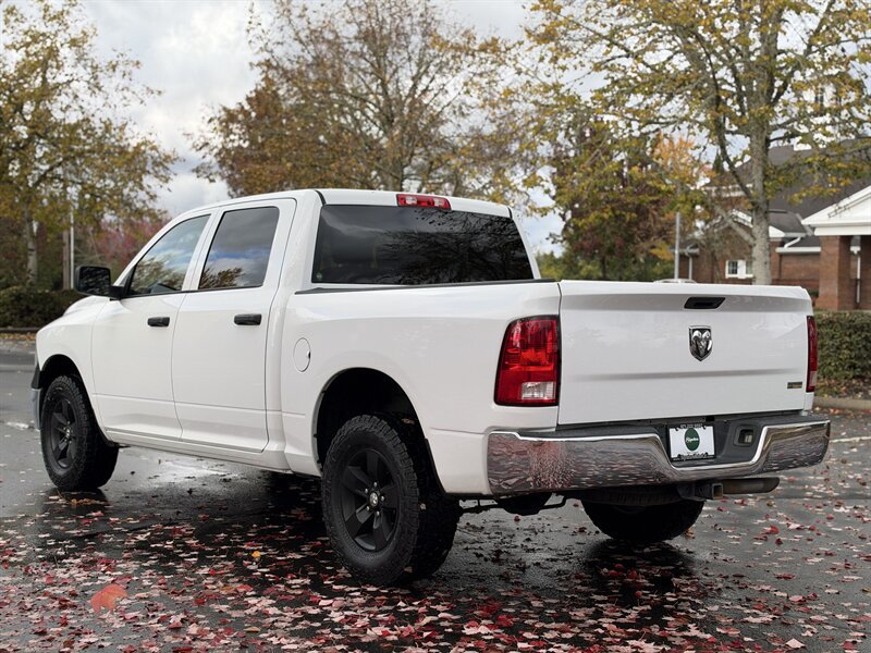 Used 2017 RAM 1500 ST w/ SXT Appearance Group AWD/4WD image 3