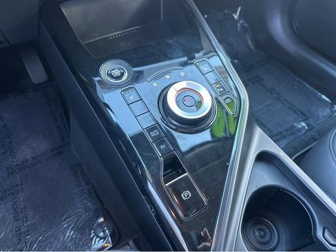 Used 2024 Kia Niro EX image 27