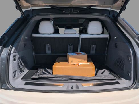 New 2026 Cadillac Escalade IQ Luxury 1 w/ LPO, Floor Liner Package image 31