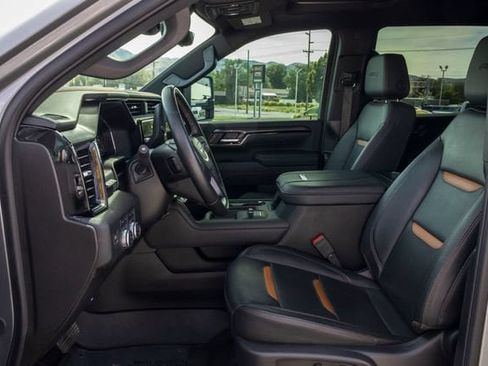Used 2025 GMC Sierra 3500 AT4 w/ AT4 Premium Plus Package AWD/4WD image 6