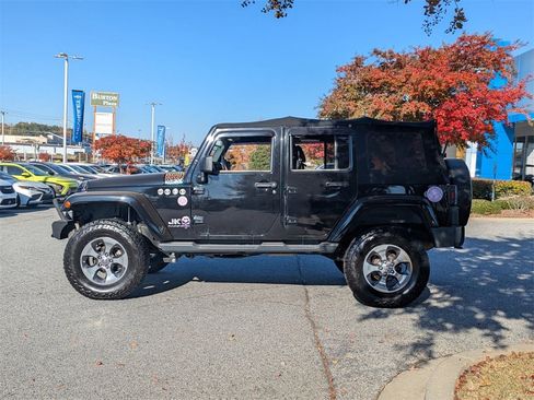 Used 2017 Jeep Wrangler Unlimited Sahara w/ Connectivity Group image 4