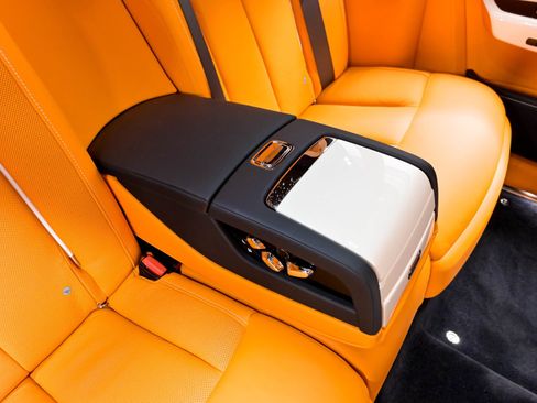 Used 2022 Rolls-Royce Phantom Sedan w/ The Phantom Package RWD image 35