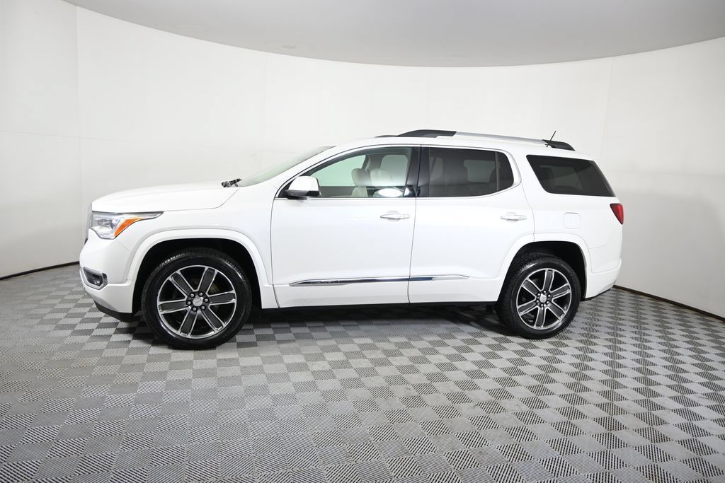 Used 2018 GMC Acadia Denali w/ Technology Package AWD/4WD image 2