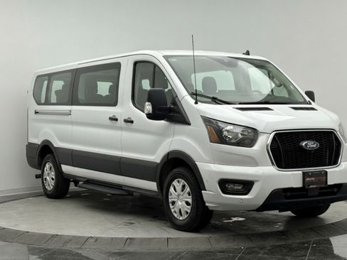 Used 2023 Ford Transit 350 XLT image 3