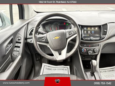 Used 2019 Chevrolet Trax LT w/ LT Convenience Package FWD image 19