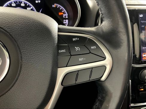 Used 2019 Jeep Grand Cherokee Altitude AWD/4WD image 13