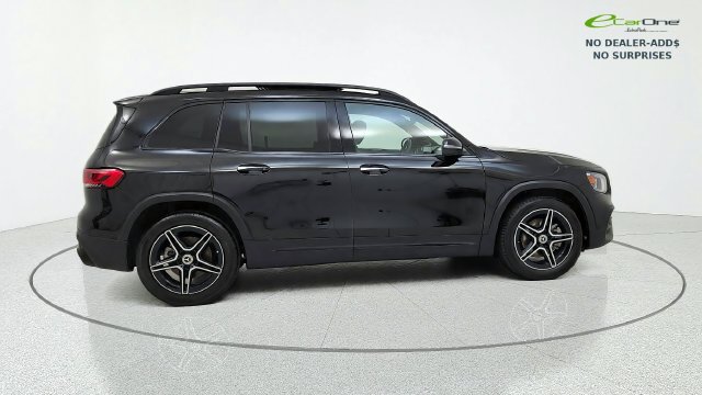 Used 2023 Mercedes-Benz GLB 250 w/ AMG Line image 9