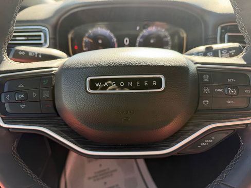 Used 2023 Jeep Wagoneer Series III w/ Premium Group I image 25