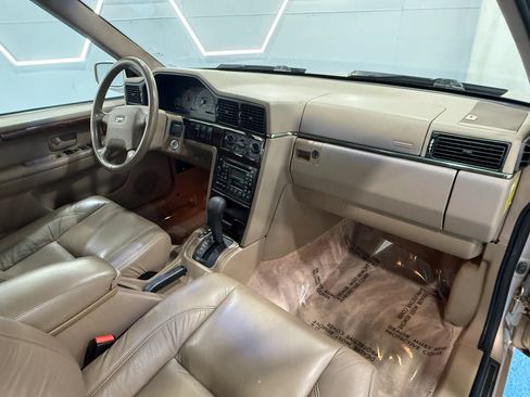 Used 1996 Volvo 960 Sedan RWD image 11
