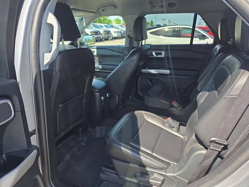 Certified 2021 Ford Explorer XLT w/ Equipment Group 202A AWD/4WD image 24