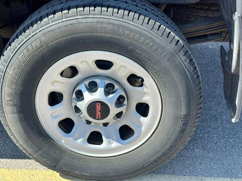 Used 2016 GMC Sierra 2500 4x4 Crew Cab w/ Sierra Convenience Package image 9