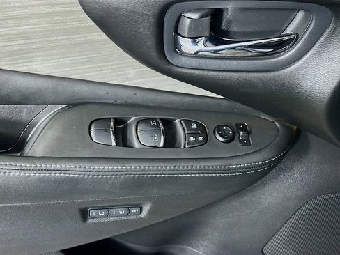 Used 2017 Nissan Murano SL w/ Cargo Package FWD image 18