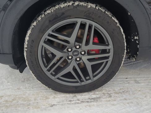 Used 2025 Ford Explorer ST image 29