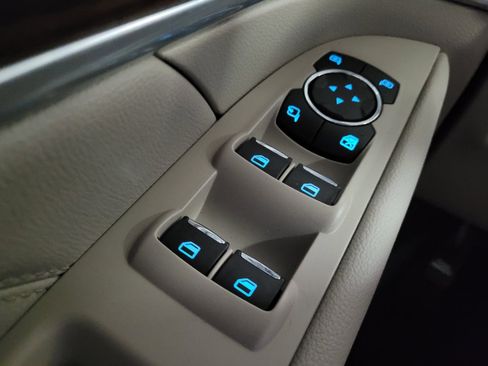 Used 2018 Ford Explorer Limited w/ Ford Safe & Smart Package FWD image 27