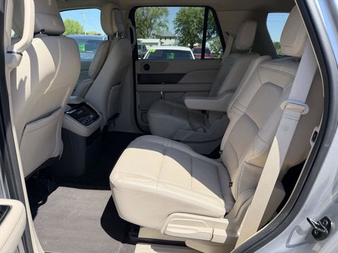 Used 2021 Lincoln Navigator 4WD image 23