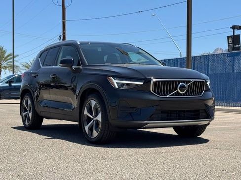 New 2025 Volvo XC40 B5 Core w/ Climate Package AWD/4WD image 1