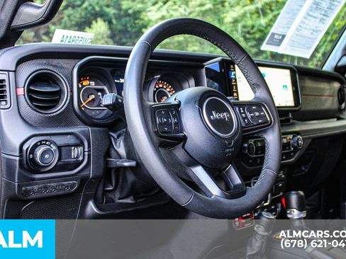 Used 2025 Jeep Wrangler Unlimited Rubicon AWD/4WD image 32