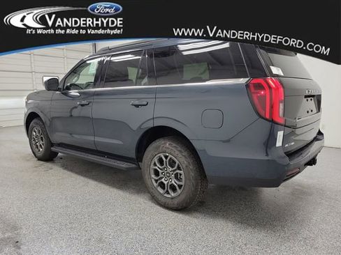 New 2025 Ford Expedition Active image 4